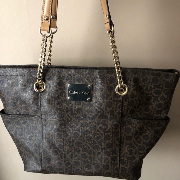 Calvin Klein Handbags - Calvin Klein tote. Original price is $150!